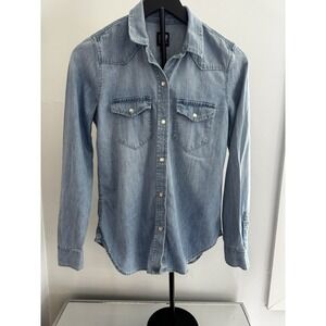 GAP Denim Shirt XS Pearl Snap Chambray Western Blue Minimal Classic